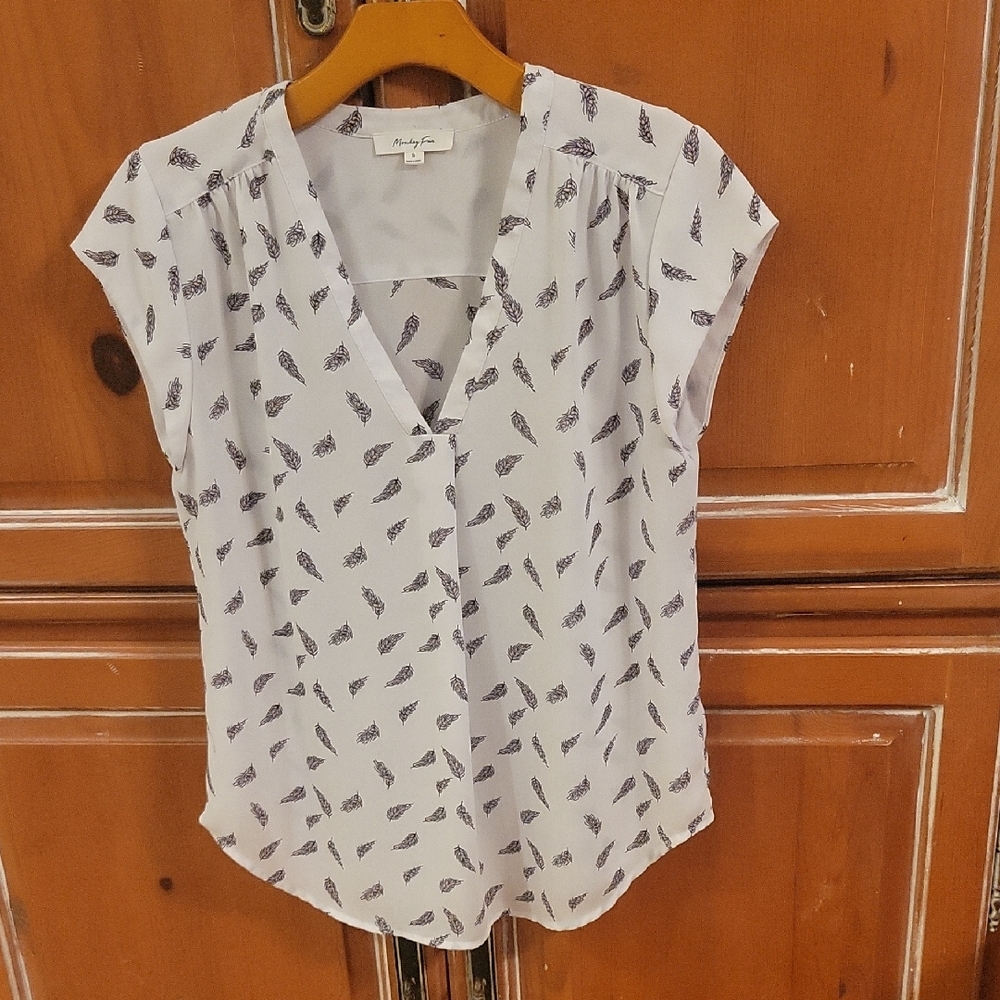 Monday Fun White Blouse with Black Feather Print